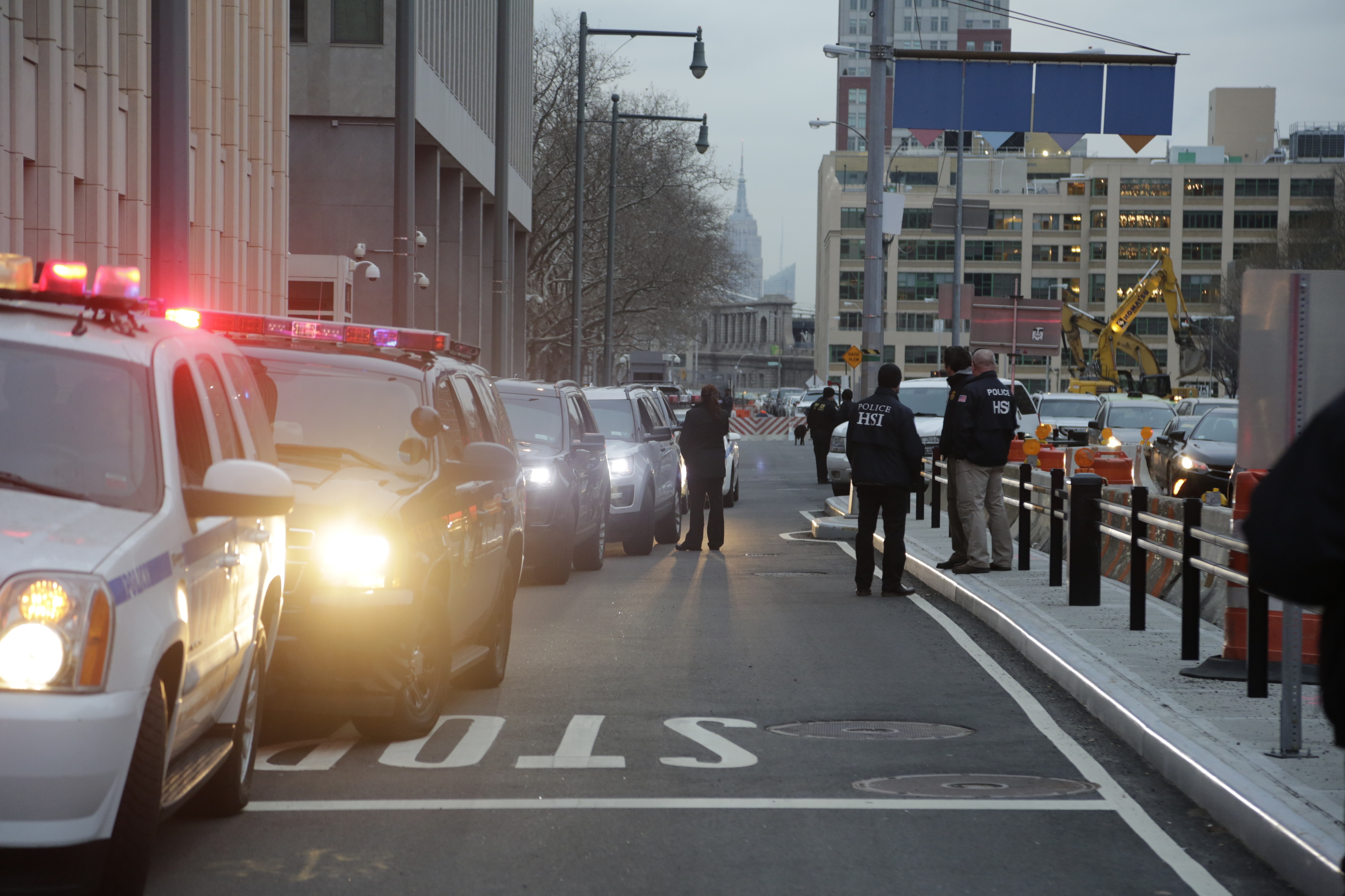 The motorcade with Joaquin "El Chapo" Guzman arrives at Brooklyn Federal Court in New York on Jan. 20, 2017. (AP Photo/Mark Lennihan)