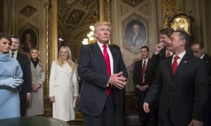 On His First Day, Trump Begins to Set up His Administration
