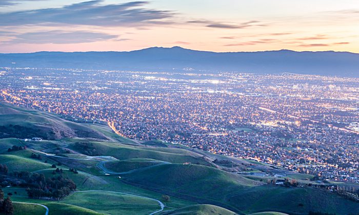 The Silicon Valley seen from Monument Peak near Milpitas, Calif. (Yuval Helfman/Shutterstock)
