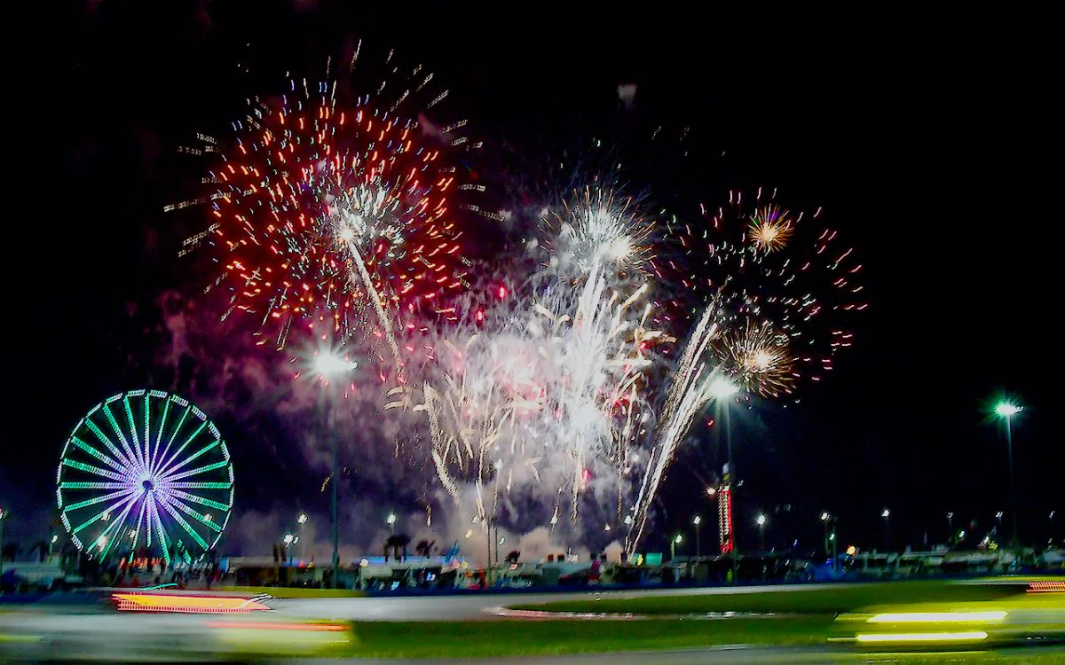 The rain couldn’t extinguish the fireworks exploding over Daytona International Speedway Saturday night, Jan 28, 2017, during the Rolex 24 at Daytona. (Bill Kent/Epoch Times)