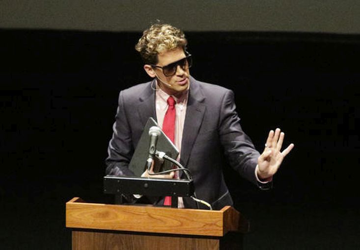 ICE Arrests Right-Wing Commentator Milo Yiannopoulos in New Orleans