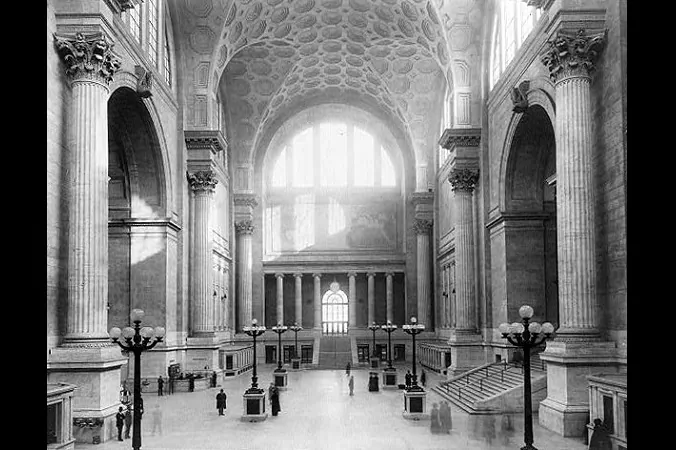 Penn Station, New York, circa 1911. (Public domain)