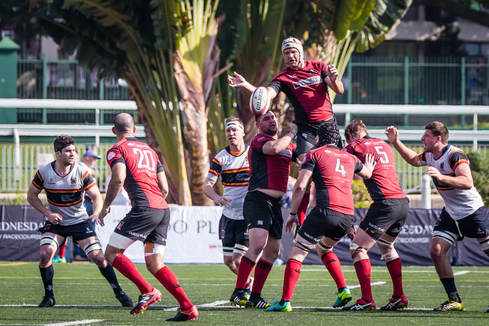 Society Generale Valley win this line out against Herbert Smith Freehills HKCC in their final Premiership
league match of the season, which they won 61-26. Valley then collected the Premiership League Trophy.
The Championship knockout starts this coming Saturday. (Dan Marchant)