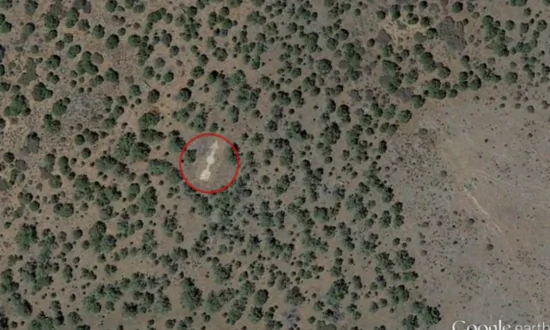 Why the US Landscape is Dotted With Giant, Concrete Arrows (Video)