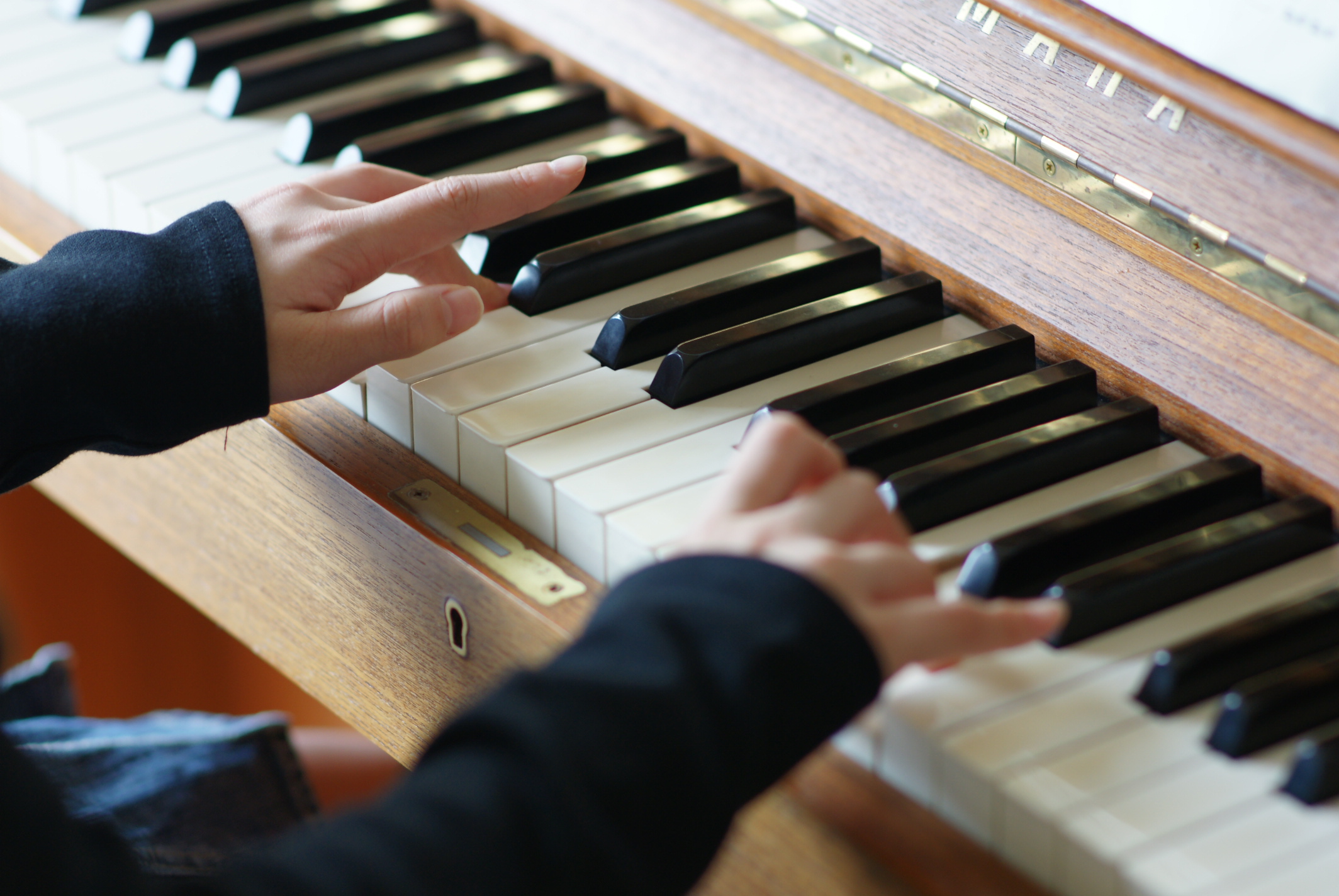 Observing a pianist at a recital – converting musical notations into precis...