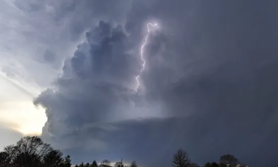 Heavy Damage After Midwest Storms Sweep Through 500 Miles in 10 Hours