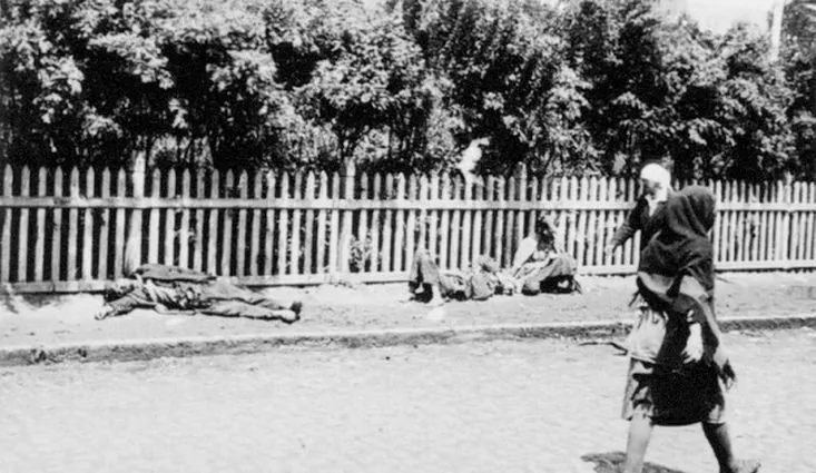 A photo taken during Ukraine's Holodomor (Public Domain)