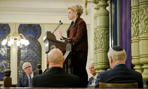 Rep. Carolyn Maloney Hospitalized After Nearly Fainting: Reports