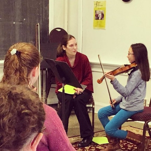 Cassia Harvey teaching at her studio in Philadelphia. (Courtesy of Cassia Harvey)