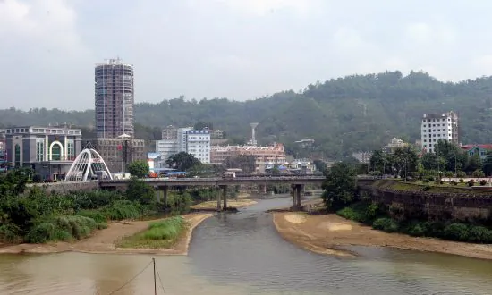 Small Chinese Border City Under COVID Lockdown for 8 Months, Most Residents Have Fled