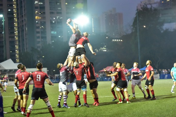 Valley (Red and Black) and Kowllon contest for a lineout during the early stages of the Championship final at King's Park on Saturday March 11, 2017. (Bill Cox/Epoch Times)