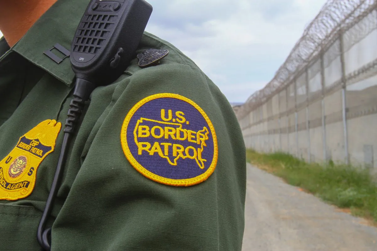 A Border Patrol agent at the US–Mexico border in California, May 17, 2016. (Bill Wechter/AFP/Getty Images)