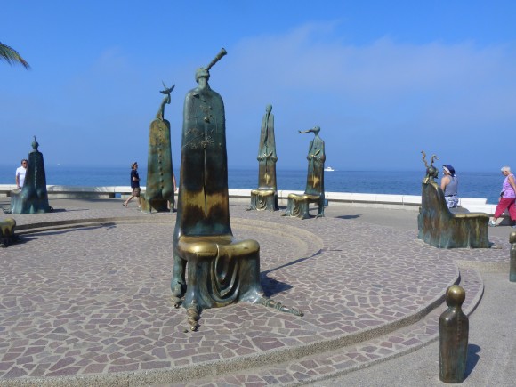 "La Rotonda del Mar" on the Malecón. (Barbara Angelakis)