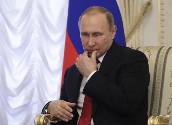 Russian President Vladimir Putin gestures during his meeting with Belarus' President Alexander Lukashenko at Konstantin palace in St.Petersburg, Russia on April 3, 2017. (AP Photo/Dmitri Lovetsky, pool)