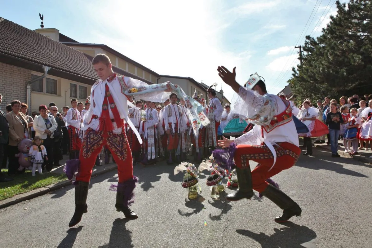 Verbunk dancers performing. (Courtesy Czech Tourism)
