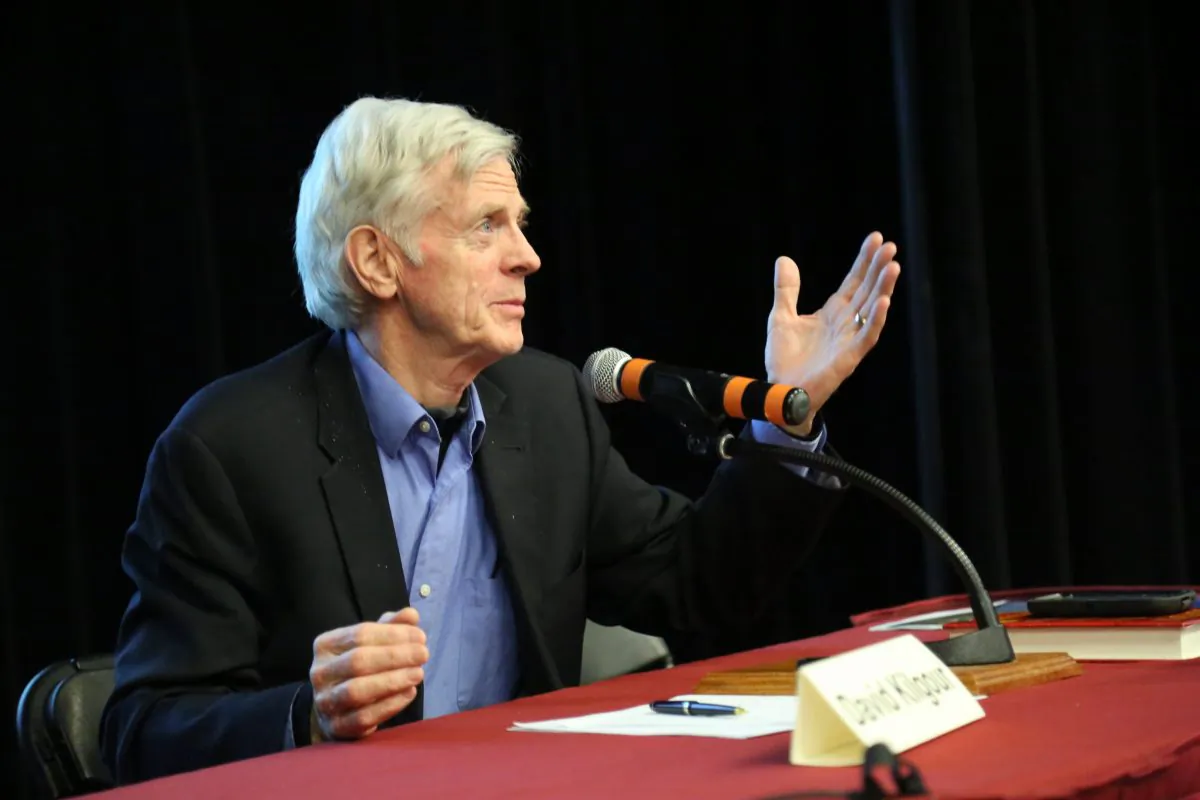 David Kilgour, former Canadian secretary of state for Asia-Pacific, speaks to the audience at a panel discussion following the screening of “Human Harvest” at the University of Ottawa on April 6, 2017. (Jonathen Ren/Epoch Times)