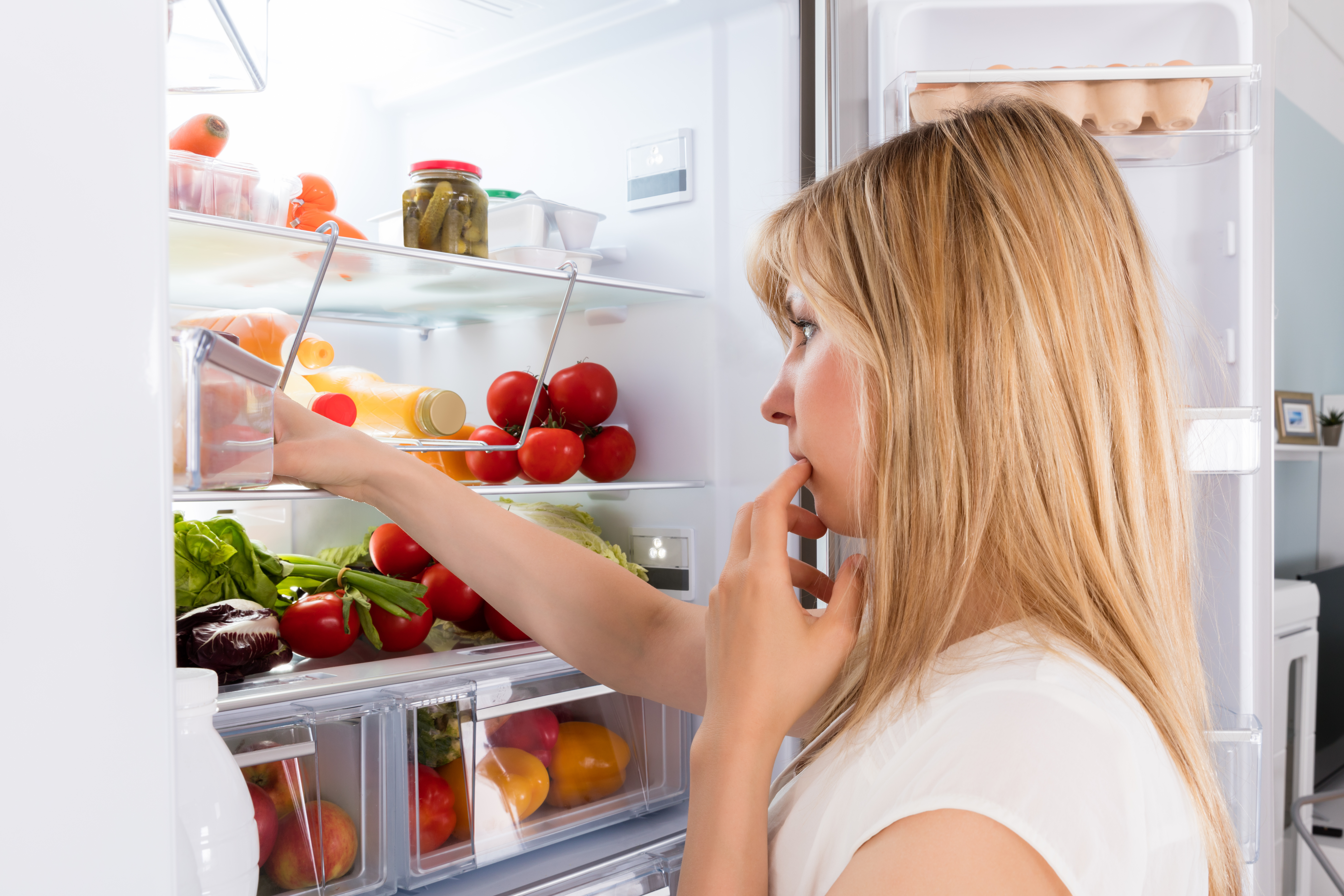 набор продуктов в холодильнике