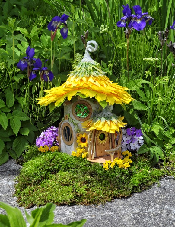 Sunflower Cottage (Courtesy of Sally J. Smith)