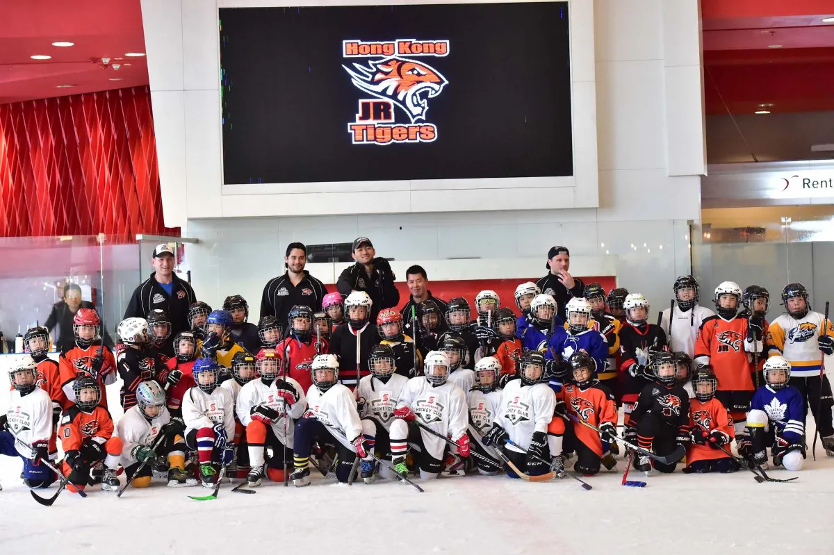 A group of Junior Tigers at the 2017 Easter Camp at Elements Hong Kong together with head instructor Brad Smyth (Back Row L) and his assistant instructors. (Eddie So)