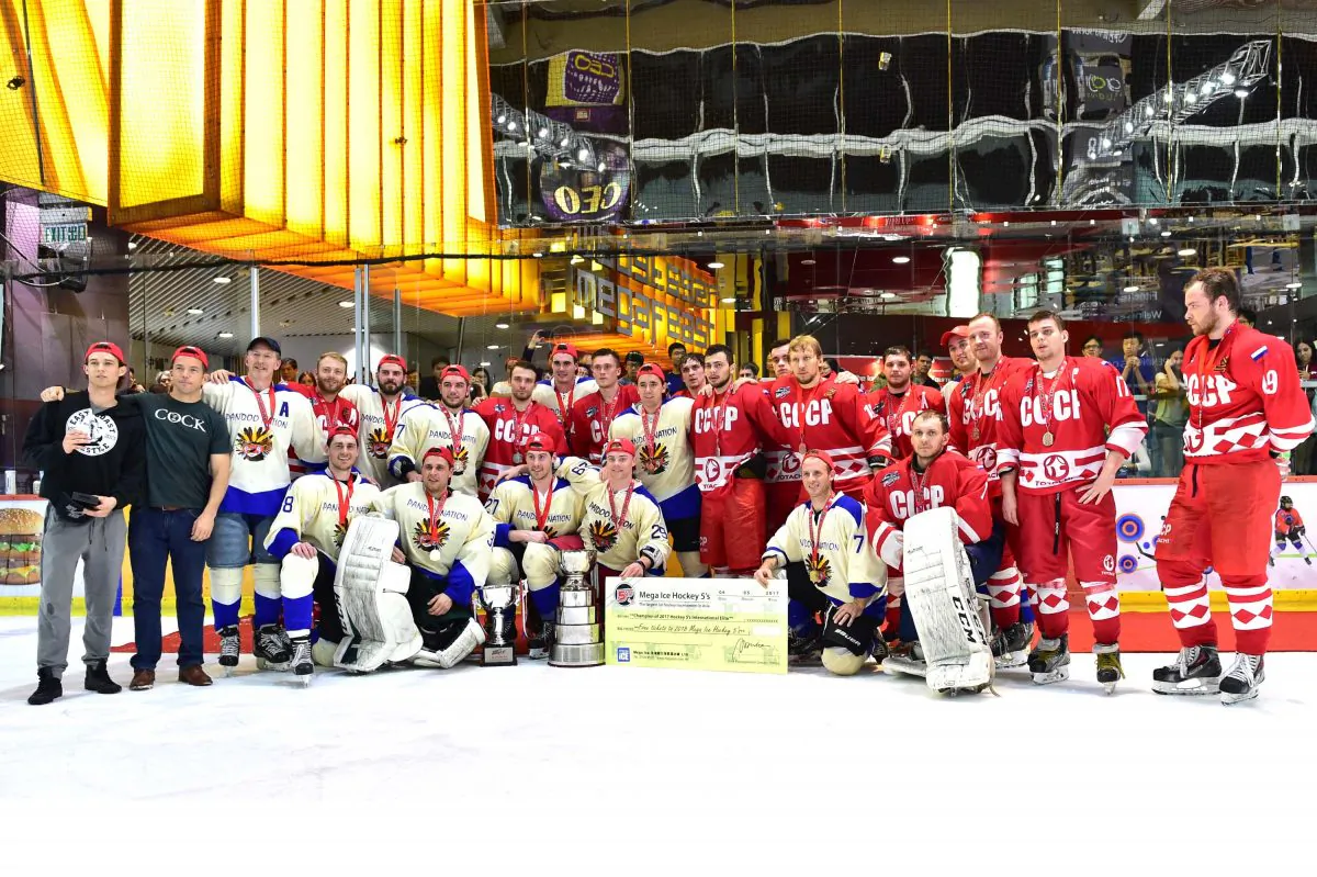 Pandoo Nation (in cream) winners of the International Elite division of the Mega Ice 2017 Hockey 5’s together with Totachi CCCP their rivals in the final on Saturday May 6, 2017. (Bill Cox/Epoch Times)