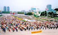 Falun Gong Practitioners Demand End to Eighteen Years of Persecution
