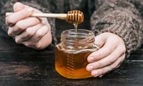 6 Vegan Alternatives to Honey