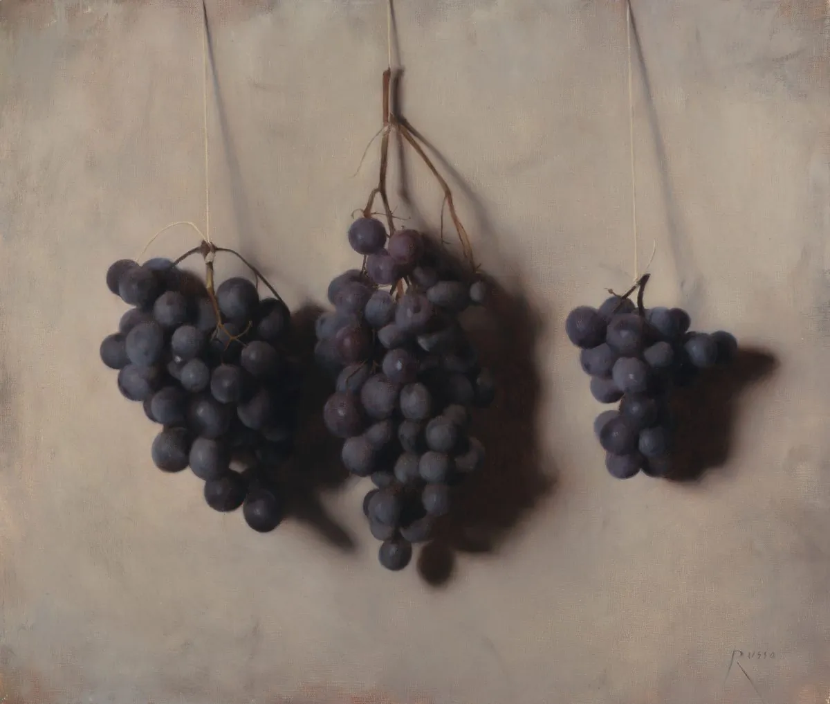 “Concord Grapes,” 2016, by Carlo Russo. Oil on linen, 12 inches by 14 inches, private collection. (Courtesy of Carlo Russo)