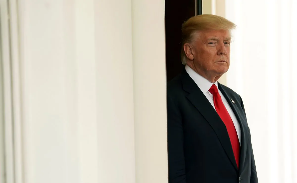 President Donald Trump waits for the arrival of Vietnamese Prime Minister Nguyen Xuan Phuc at the White House in Washington on May 31, 2017. (REUTERS/Kevin Lamarque)