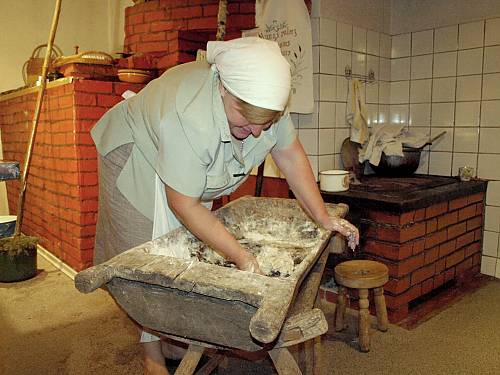 Family bread-baking is done by the women using age-old recipes and techniques. (State Agency of Intangible Cultural Republic of Latvia)
