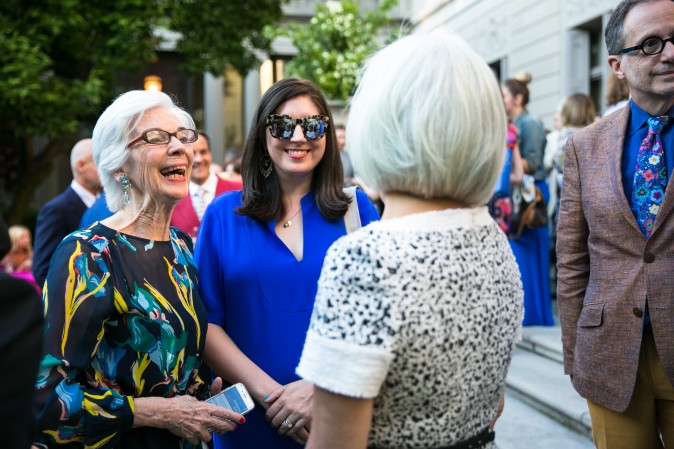 Guests mingle in the Frick's Fifth Avenue Garden. (Benjamin Chasteen/The Epoch Times)