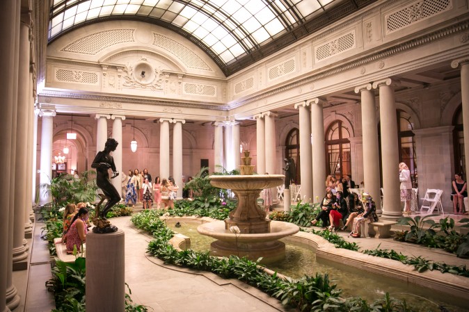 The Frick's Garden Court during the Spring Garden Party.  (Benjamin Chasteen/The Epoch Times)
