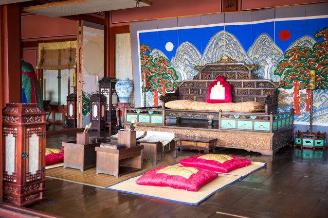 The King's audience hall in the Suwon Hwaseong Fortress. (Benjamin Chasteen/The Epoch Times)