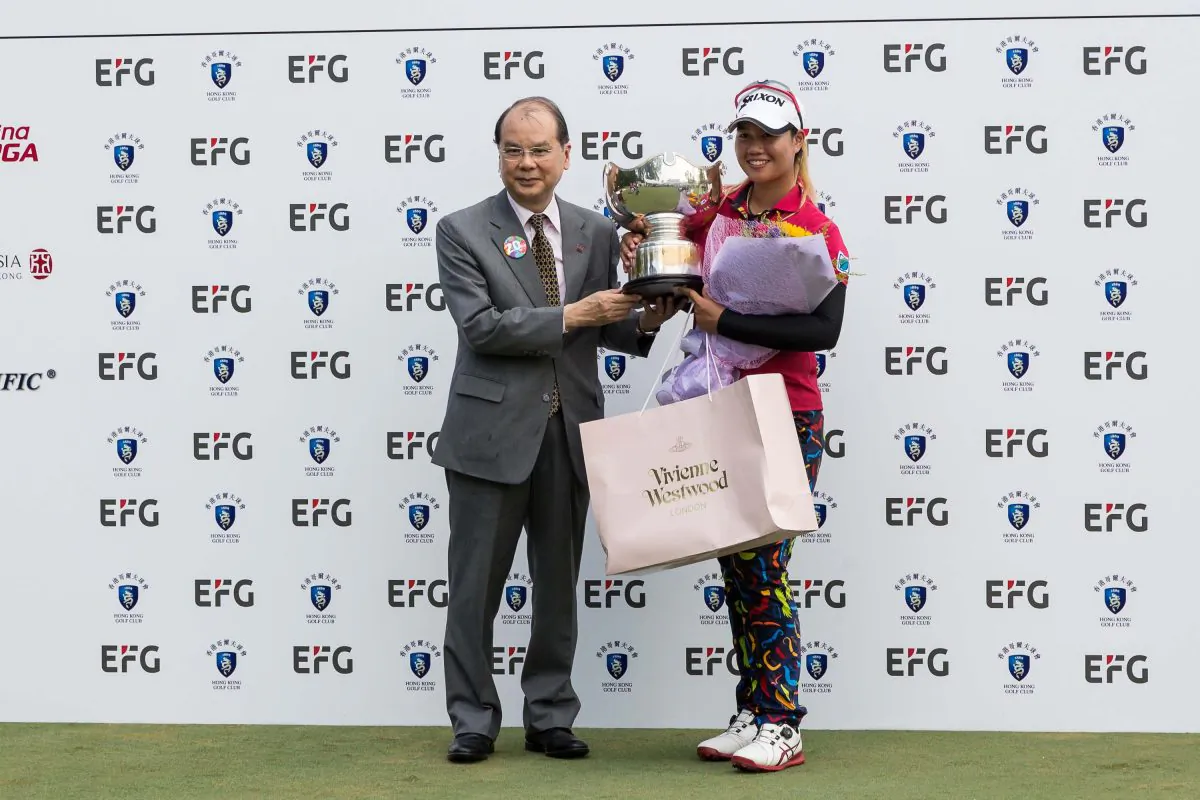 Thailand’s Supamas Sangchan receives her trophy and prizes from HK Government representations Matthew Cheung, after winning the 2017 EFG Hong Kong Ladies at Fanling on Sunday June 11. She also collected a winner’s cheque for HK$175,000 presented by Albert Chiu of EFG. (Dan Marchant)