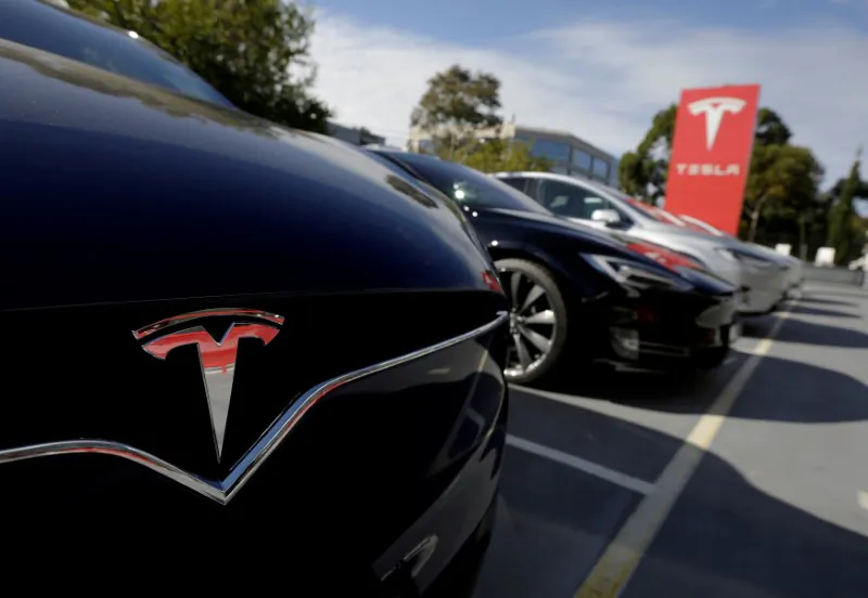 A Tesla Model X is photographed alongside a Model S at a Tesla electric car dealership in Sydney, Australia, May 31, 2017.  (Reuters/Jason Reed/File Photo)