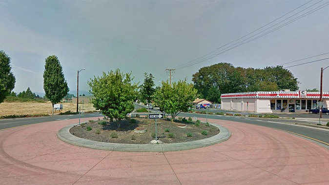 The convenience store where Donahue parked and where police arrested her. (Google Maps)