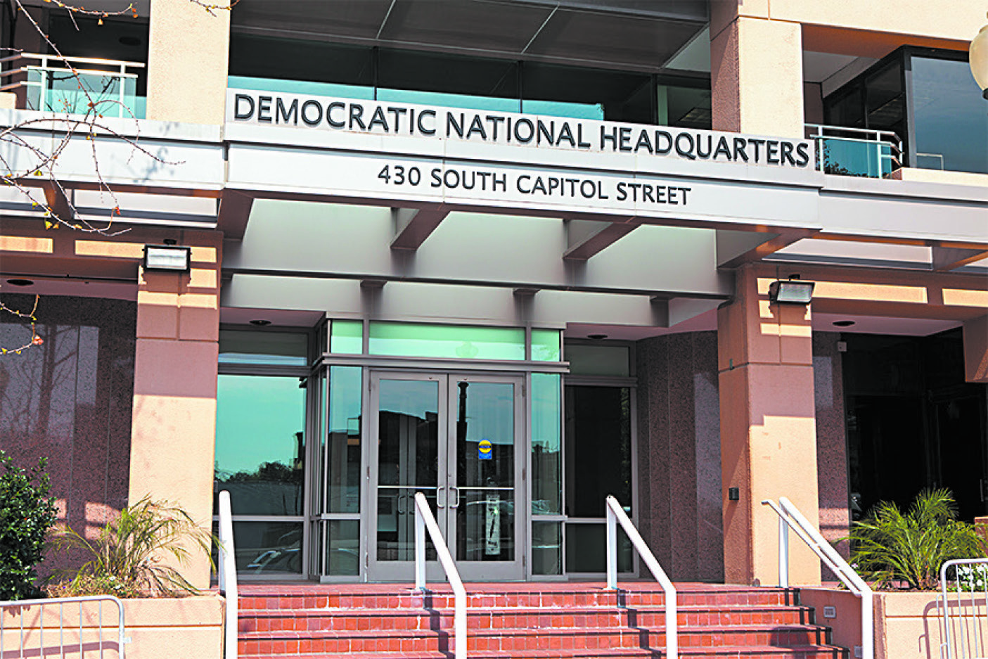 The Democratic National Committee headquarters in Washington on Sept. 10, 2016. (MARK VAN SCYOC/SHUTTERSTOCK)