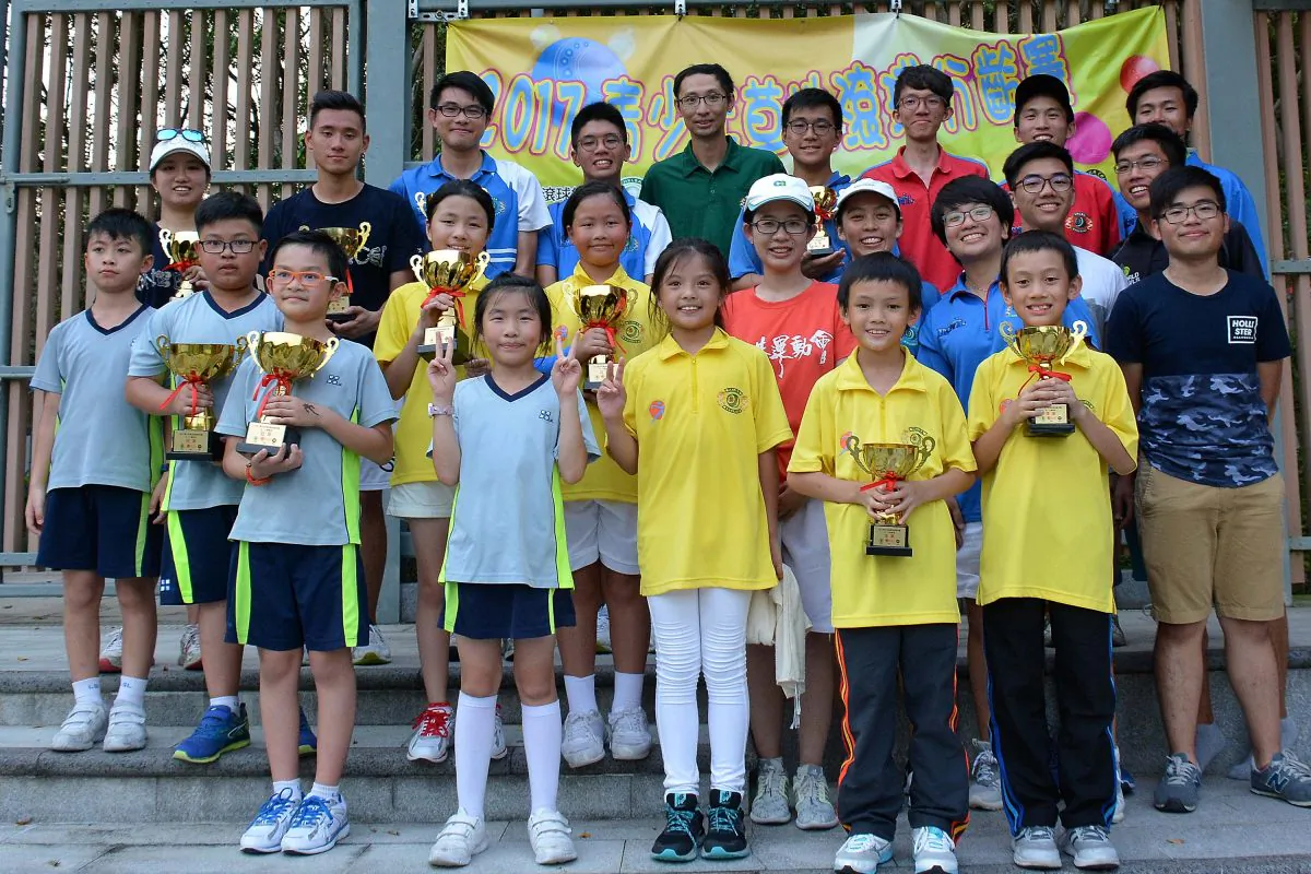 Some of the 68 youngsters that participated in the U25 Age Group Lawn Bowls Competition last Sunday, July 30, 2017. (Stephanie Worth)