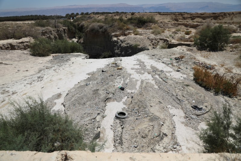 Sewage is seen in the estuary of the Kidron Valley close to where it leads into the Dead Sea in the West Bank August 2, 2017. (REUTERS/Ammar Awad)