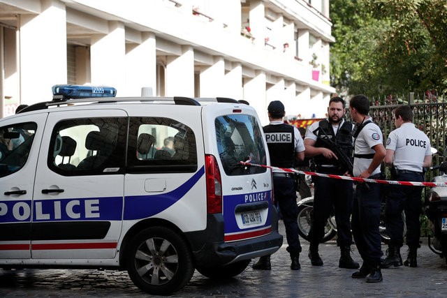 Police secure the area near the scene where French soliders were hit and injured by a vehicle in the western Paris suburb of Levallois-Perret, France, August 9, 2017.     REUTERS/Benoit Tessier