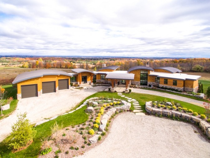5765 Escarpment Sideroad (Courtesy of Sotheby's International Realty Canada) 