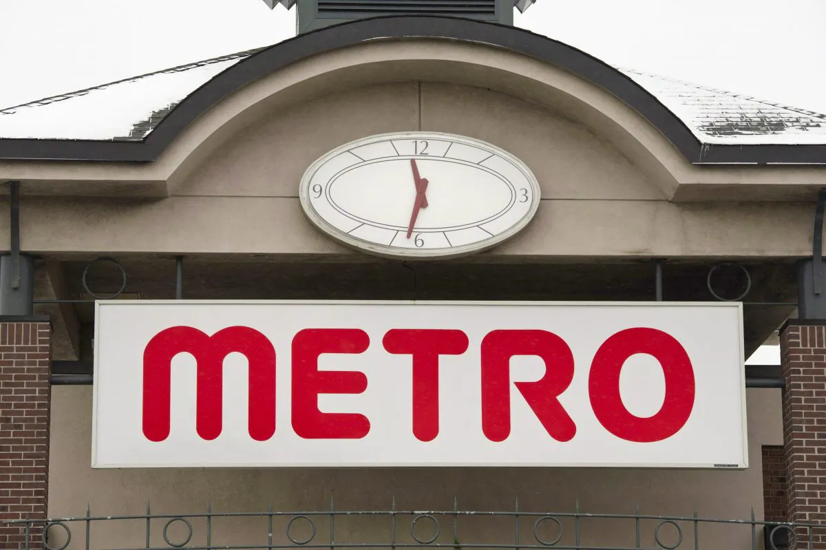 A Metro grocery store in Montreal. Price competition and an increase in the minimum wage are forcing the grocery chain to consider alternatives like automation. (The Canadian Press/Paul Chiasson)