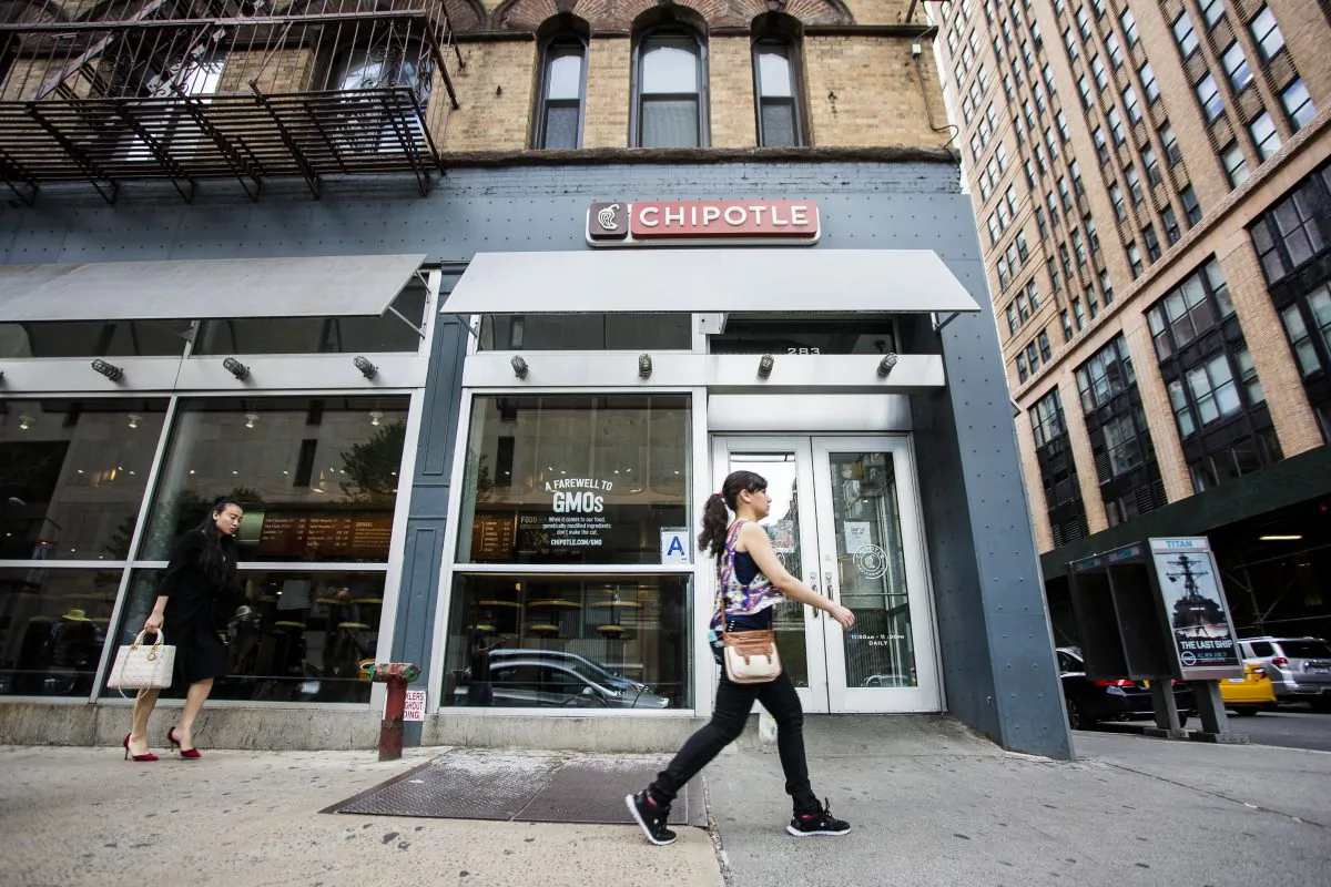 A Chipotle Mexican Grill restaurant in New York in this file photo . (Samira Bouaou/Epoch Times)