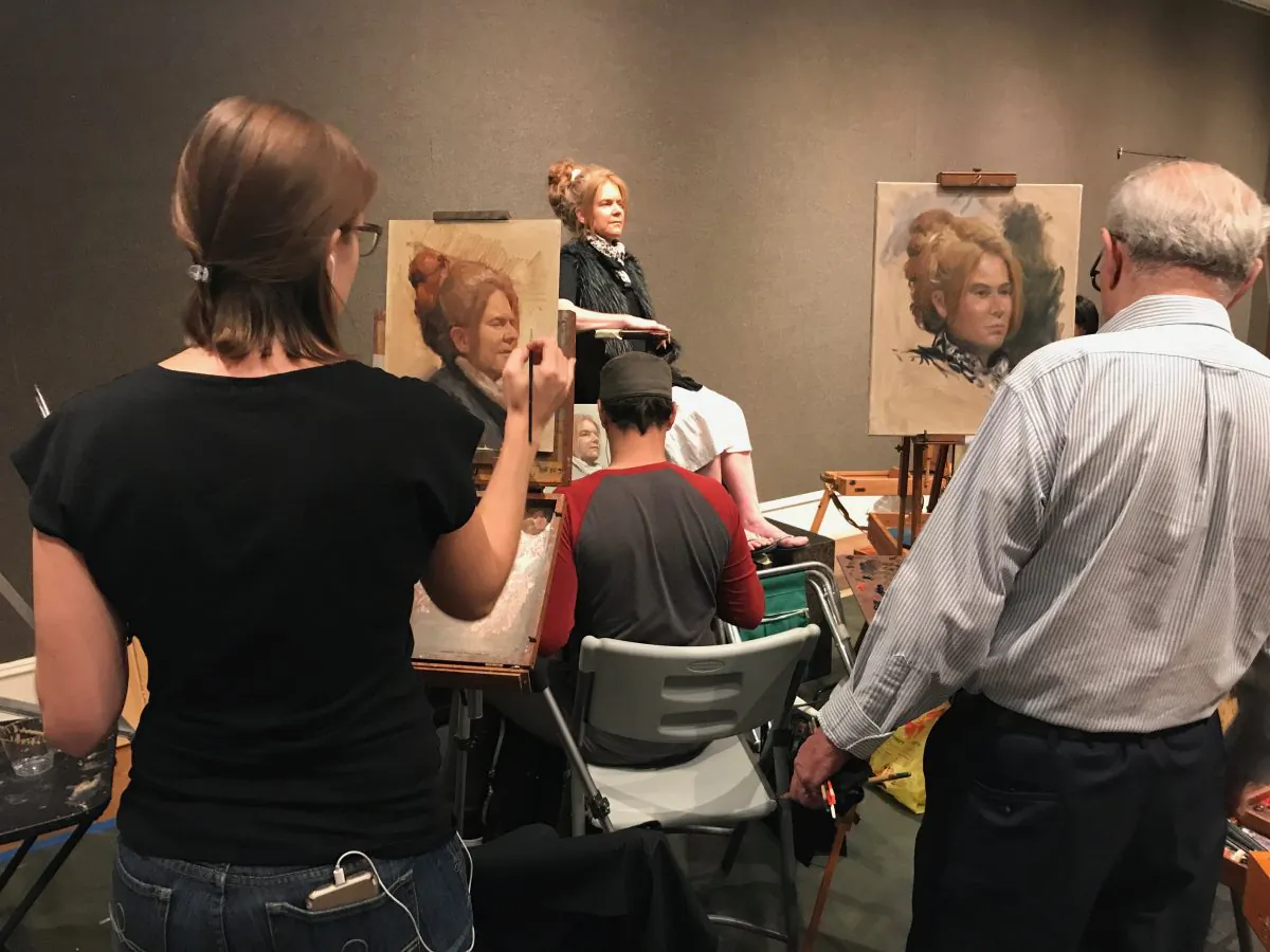 Artists participate in the first "Oil Portrait Sketching Competition" of the Salmagundi Club in New York on Aug. 26, 2017. (Milene Fernandez/The Epoch Times)