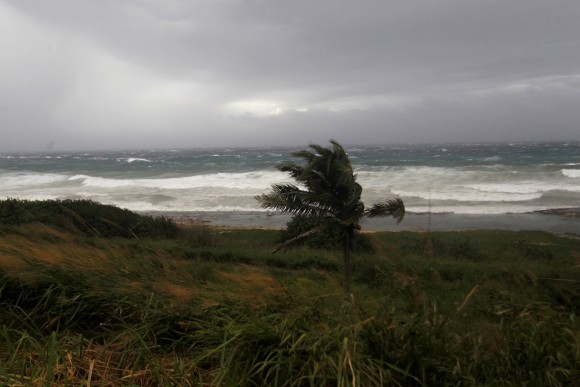 Waves crash against the shore as Hurricane Irma turns toward the Florida Keys on Saturday, in Havana, Cuba September 9, 2017. (Reuters/Stringer)