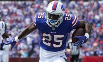 Running Back LeSean McCoy Protests During National Anthem