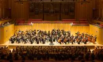 Professor Marveled at Shen Yun Symphony Orchestra for Its Many Wonders