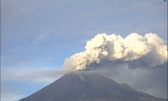 Mexico's Popocatepetl volcano erupts on Sept. 27, 2017. (Screenshot/Reuters)