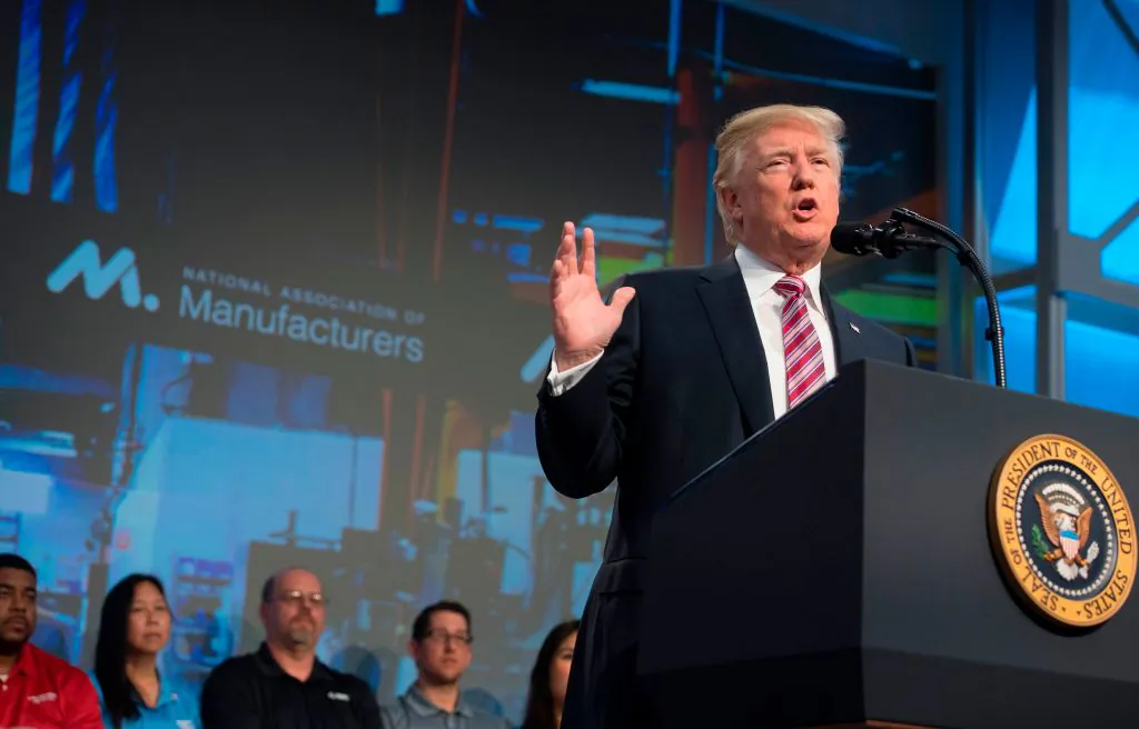 U.S. President Donald Trump speaks to the National Association of Manufacturers in Washington, DC, Sept. 29, 2017. (SAUL LOEB/AFP/Getty Images)