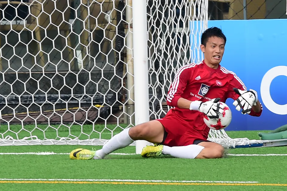 Wanderers goali is pleased to take possession during their 4-1 win against KCC Dragons at Sports Road on Sunday Oct 8. (Bill Cox/Epoch Times)