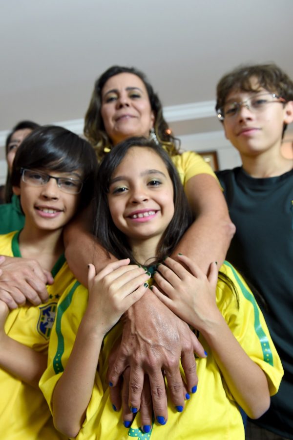 Шестипалая семья в бразилии
